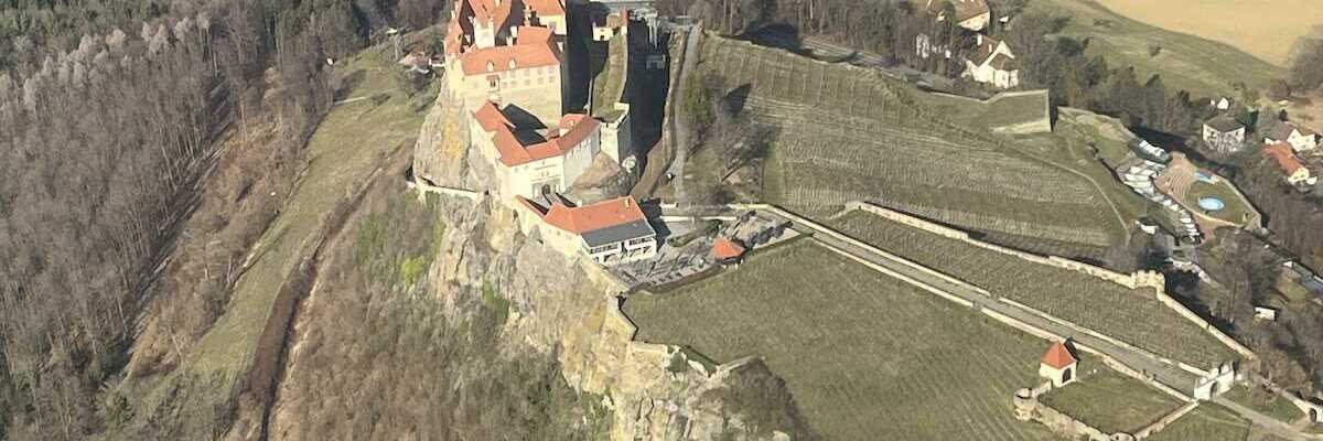 Verortung via Georeferenzierung der Kamera: Aufgenommen in der Nähe von Gemeinde Riegersburg, Österreich in 800 Meter